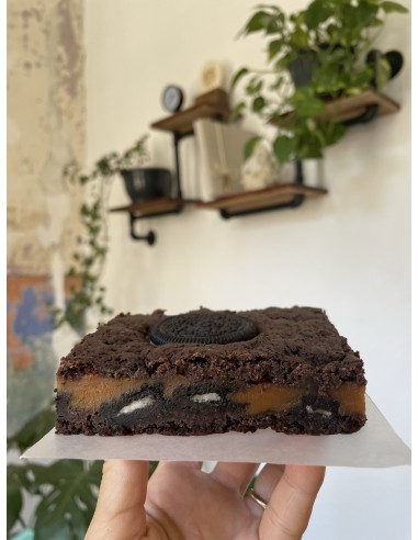 brownie relleno de oreo y ddl