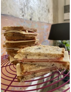 Sanguchito de pan de nuez